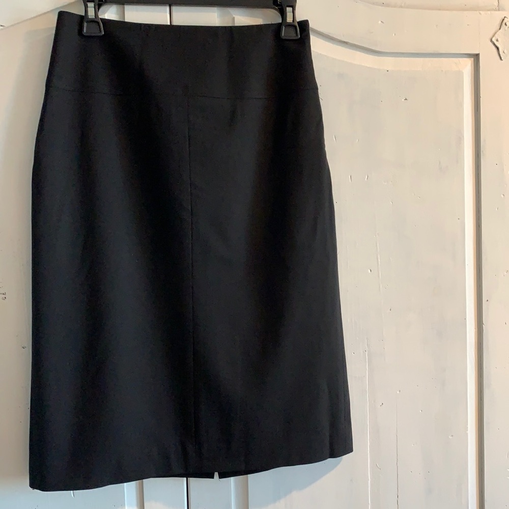 Ladies Pencil skirt, size 4T